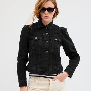 Puff Sleeve Icon Denim Jacket. Gap. Size XS. Barely used. Looks like new.
